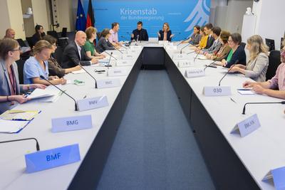 HeadlineSitzung des Krisenstabes der Bundesregierung-stock-foto