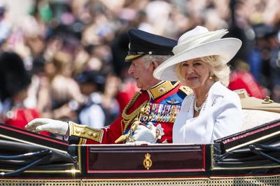 K?nig Charles III.,  K?nigin Camilla-stock-foto