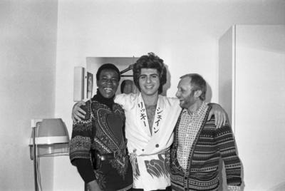 Der franz?sische S?nger Ricky Shayne in der Garderobe Deutschland 1970er Jahre French singer Rick-stock-foto