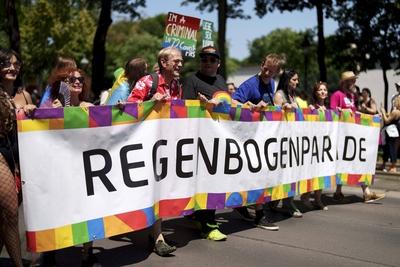 29. VIENNA PRIDE - REGENBOGENPARADE-stock-foto
