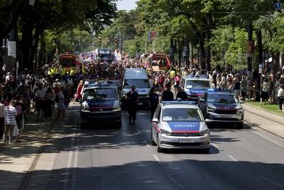 29. VIENNA PRIDE - REGENBOGENPARADE-stock-foto