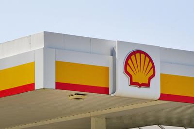 Shell Tankstelle, Firmenlogo, Markenname *** Shell Petrol station, Company logo, Brand name 1131603344-stock-foto