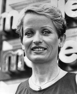 Marlies M?ller, deutsche Star-Friseurin im Portr?t vor ihrem Salon, 1980er Jahre - Fotobuch Band 1 von 2012: Promi- Port-stock-foto