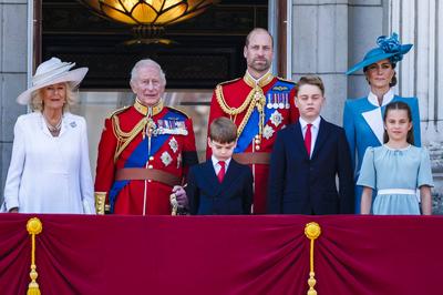 K?nigin Camilla, K?nig Charles III., Prinz Louis, Prinz William, Prinz George, Prinzessin Charlotte, Prinzessin Catherine-stock-photo