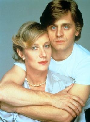 Bildnummer: 56658037  Datum: 01.02.1986  Copyright: imago/teutopressHelen Mirren mit Mikhail Baryschnikow 02/86 teu Schauspielerin Helen Mirren mit Mikhail Baryschnikow (Ballett-T?nzer, Schauspieler) White Nights Nacht der Entscheidung England Engl?nderin englisch Britin britisch Russland Russe russisch Frau Mann Schauspiel T?nzer Film TV Fernsehen Kino british actress russian actor dancer leger umarmend hintereinander Arme um Oberk?rper gelegt hoch halb neutral ernst People Shooting x0x xsk 1986 hoch Aufmacher  56658037 Date 01 02 1986 Copyright Imago teutopress Helen Mirren with Mikhail Baryschnikow 02 86 TEU Actress Helen Mirren with Mikhail Baryschnikow Ballet Dancers Actor White Nights Night the Decision England Englishwoman English British woman British Russia Russian Russian Woman Man Acting Dancers Film TV Television Cinema British actress Russian Actor Dancer casual embracing row Arms to Upper body laid vertical half neutral Ernst Celebrities Shooting x0x xSK 1986 vertical Highlight-stock-photo
