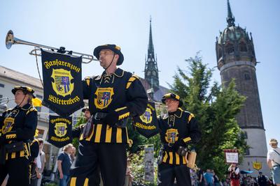 Themenbild ? Festumzug 500 Jahre Luthers Hochzeit in Wittenberg, 14.06.2025-stock-foto