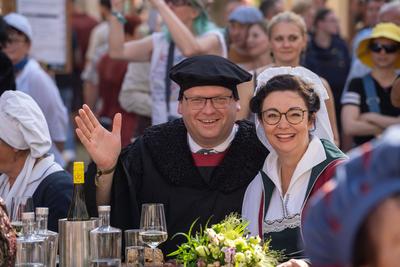 Themenbild ? Lutherehepaar Selina und Christian Tylsch zum Festumzug 500 Jahre Luthers Hochzeit, 14.06.2025-stock-foto