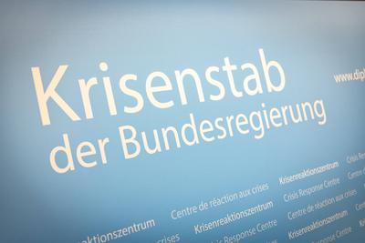 HeadlineSitzung des Krisenstabes der Bundesregierung-stock-foto