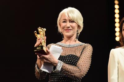 Helen Mirren bei der Verleihung des Goldenen Ehrenb?ren auf der Berlinale 2020 / 70. Internationale Filmfestspiele Berl-stock-foto