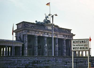 Berlin GER, 20230101, Aufnahme Berlin, ca.1989, Stadtansicht, Brandenburger Tor *** Berlin GER, 20230101, photo Berlin,-stock-foto