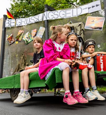 15.06.2025, GER, Kultur / Konzert / News / Tradition, 1250 Jahrfeier Bad Salzungen ?Unsere sch?ne Salzstadt wird stolze 1250 Jahre alt? mit Historischen Festumzug-stock-foto