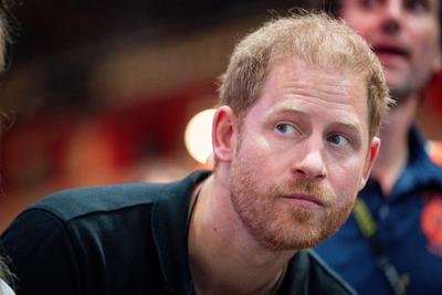 Invictus Games 2023 in Duesseldorf Prinz Harry, Duke of Sussex im Portrait bei seinem Besuch der Spiele im Rollstuhl Bas-stock-foto