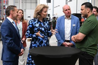 Queen Mathilde Visits Digital For Youth'-stock-foto