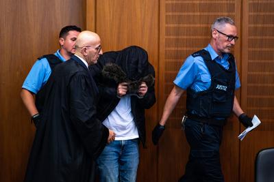 Urteil, Verbrechen gegen die Menschlichkeit gegen syrischen Arzt Alaa M.-stock-foto