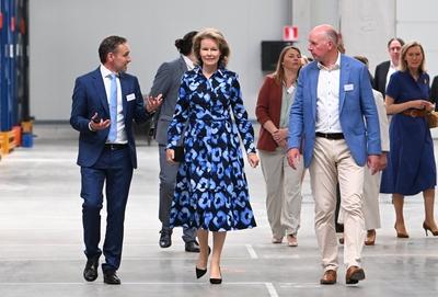 Queen Mathilde Visits Digital For Youth'-stock-foto