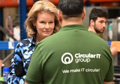 Queen Mathilde Visits Digital For Youth'-stock-foto