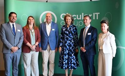 Queen Mathilde Visits Digital For Youth'-stock-foto
