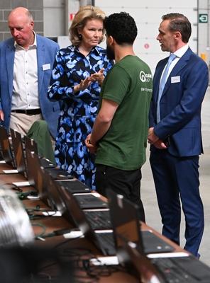 Queen Mathilde Visits Digital For Youth'-stock-foto