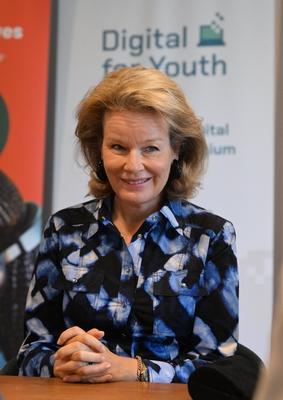 Queen Mathilde Visits Digital For Youth'-stock-foto
