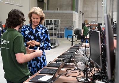 Queen Mathilde Visits Digital For Youth'-stock-foto