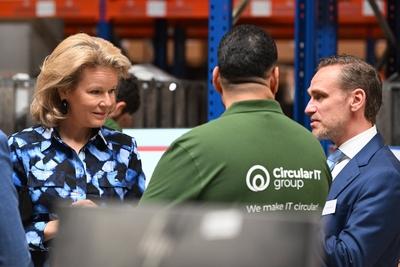 Queen Mathilde Visits Digital For Youth'-stock-foto