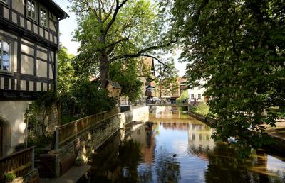 Altstadt von Erfurt Blick ?ber die Gera in Richtung Kr?merbr?cke. Ver?ffentlichungen nur f?r redaktionelle Zwecke. Foto:-stock-photo