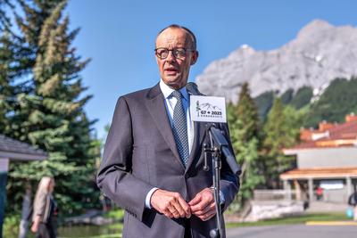 Kananaskis, Alberta, Kanada, 16.06.2025: Mountain Lodge: G7-Gipfel 2025: Bundeskanzler Friedrich Merz (CDU) gibt ein Sta-stock-photo