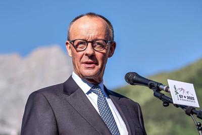 Kananaskis, Alberta, Kanada, 16.06.2025: Mountain Lodge: G7-Gipfel 2025: Bundeskanzler Friedrich Merz (CDU) gibt ein Sta-stock-photo