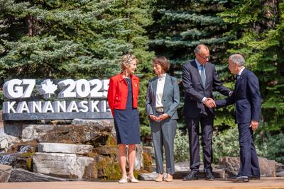 Kananaskis, Alberta, Kanada, 16.06.2025: Mountain Lodge: G7-Gipfel 2025: L-R: Diana Fox Carney, Charlotte Merz, der deut-stock-photo