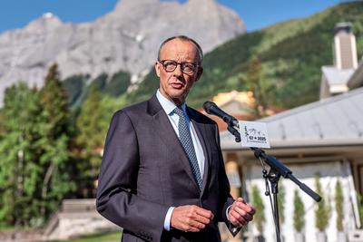 Kananaskis, Alberta, Kanada, 16.06.2025: Mountain Lodge: G7-Gipfel 2025: Bundeskanzler Friedrich Merz (CDU) gibt ein Sta-stock-photo