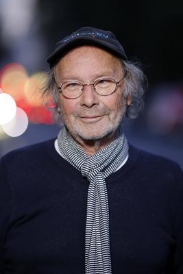 Schriftsteller Michel Bergmann bei seiner Lesung Ein Rabbi mit der Lizenz zum Ermitteln im Rahmen der Crime Cologne in d-stock-foto