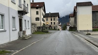Schweiz, Riesige Felsmassen bedrohen Dorf Brienz - Evakuierung gestartet  Das Berdorf Brienz/Brinzauls wird evakuiert. S-stock-foto
