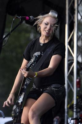 Maid of Ace live beim Ruhrpott Rodeo Festival auf dem Freigel?nde am Flughafen Schwarze Heide. H?nxe, 01.07.2022 *** Mai-stock-photo
