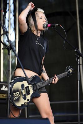 Maid of Ace live beim Ruhrpott Rodeo Festival auf dem Freigel?nde am Flughafen Schwarze Heide. H?nxe, 01.07.2022 *** Mai-stock-photo