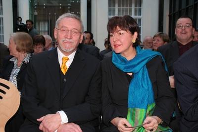 Hubert Weinzierl wird 70 Copyright: IMAGO. Herrmann 05.12.2005 Thema: Hubert Weinzierl wird 70 mit FRAU Beate Seitz-Wein-stock-foto