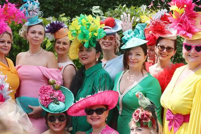 Royal Ascot, Fashion: Women with hats at the racecourse-stock-photo