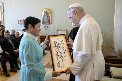ITALY-VATICAN POPE FRANCIS DURING PRIVATE AUDIENCE  RECEIVES EM.CARD.GIORGIO MARENGO APOSTOLIC PREFECT OF ULAANBAATAR June 17, 2025-stock-foto