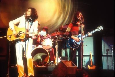 The Kinks on Midnight Special TV Show circa 1974 PUBLICATIONxNOTxINxUSA Copyright: xJeffreyxMayerx/xRockxNegativesx/xMed-stock-foto