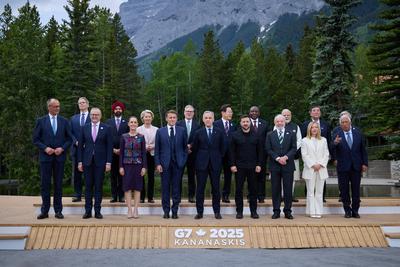 Ukrainian President Volodymyr Zelenskyy attends the G7-stock-foto