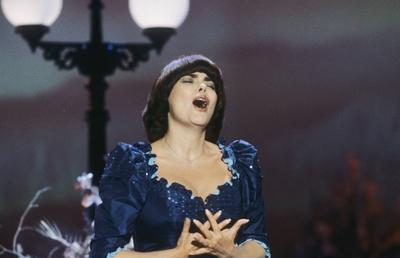 Mireille Mathieu S?ngerin 08 83 stroe Frau Gesang Musik Schlager dunkelhaarig Pagenkopf Frankreich-stock-foto