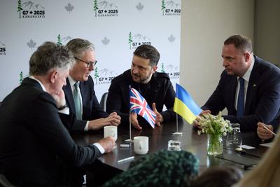 Ukrainian President Volodymyr Zelenskyy attends the G7-stock-foto