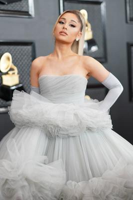 LOS ANGELES, CA - JANUARY 26: Ariana Grande at the 62nd Grammy Awards at the Staples Center in Los Angeles, California-stock-foto