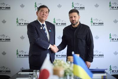 Ukrainian President Volodymyr Zelenskyy attends the G7-stock-foto