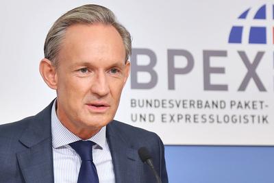 Berlin, Deutschland, 18.06.2025: Haus der Bundespressekonferenz: Pressekonferenz: Bundesverband Paket- und Expresslogist-stock-foto