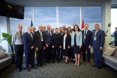 Ukrainian President Volodymyr Zelenskyy attends the G7-stock-foto