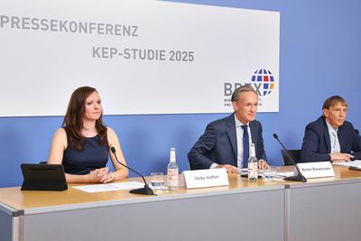 Berlin, Deutschland, 18.06.2025: Haus der Bundespressekonferenz: Pressekonferenz: Bundesverband Paket- und Expresslogist-stock-foto