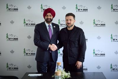 Ukrainian President Volodymyr Zelenskyy attends the G7-stock-foto