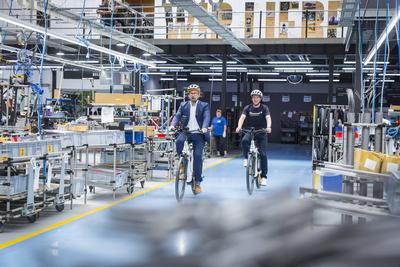 Diamant Fahrradwerke GmbH Sachsens Wirtschafts- und Verkehrsminister Martin Dulig und Mirco Schmidt ist neuer Geschäftsf-stock-photo