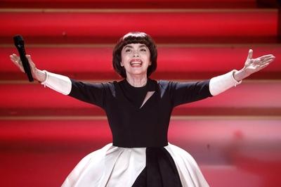 Mireille Mathieu in der TV-Show Das Adventsfest der 100.000 Lichter im Congress Centrum Suhl. Suhl, 01.12.2018 *** Mire-stock-photo