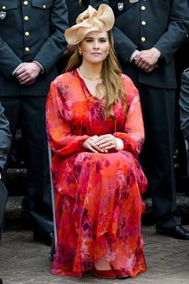 King presents standard to the Princess Catharina-Amalia Hussar Regiment, Amersfoort, The Netherlands-stock-foto